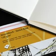 Kép 4/4 - Hahnemühle skicc tömb fekete műbőr borítással 120 g A5
